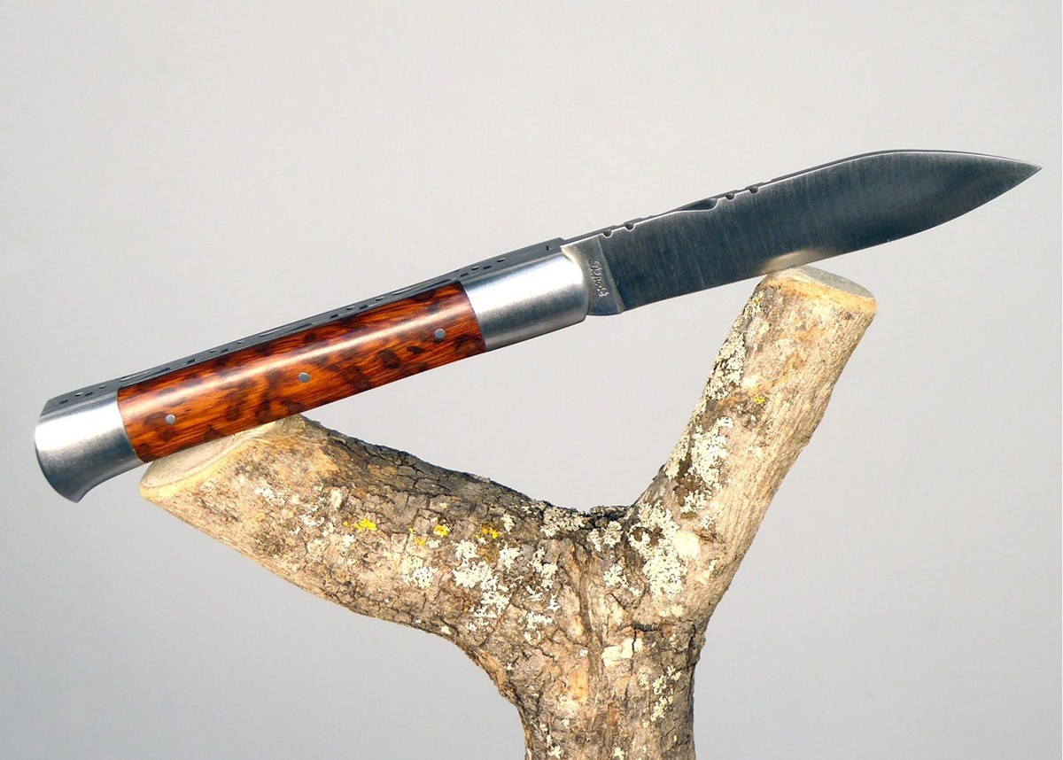 Couteau Le Roquefort avec un manche en amourette