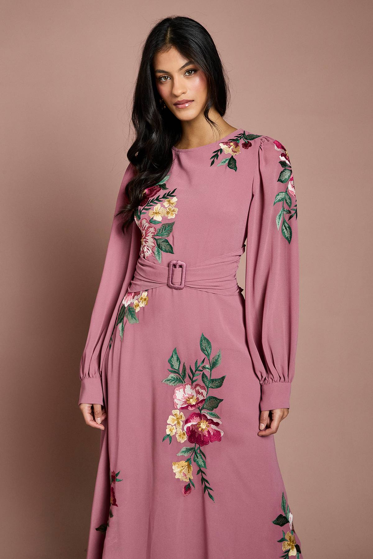 Coast Robe Midi Brodée À Manches Longues Avec Ceinture Petite