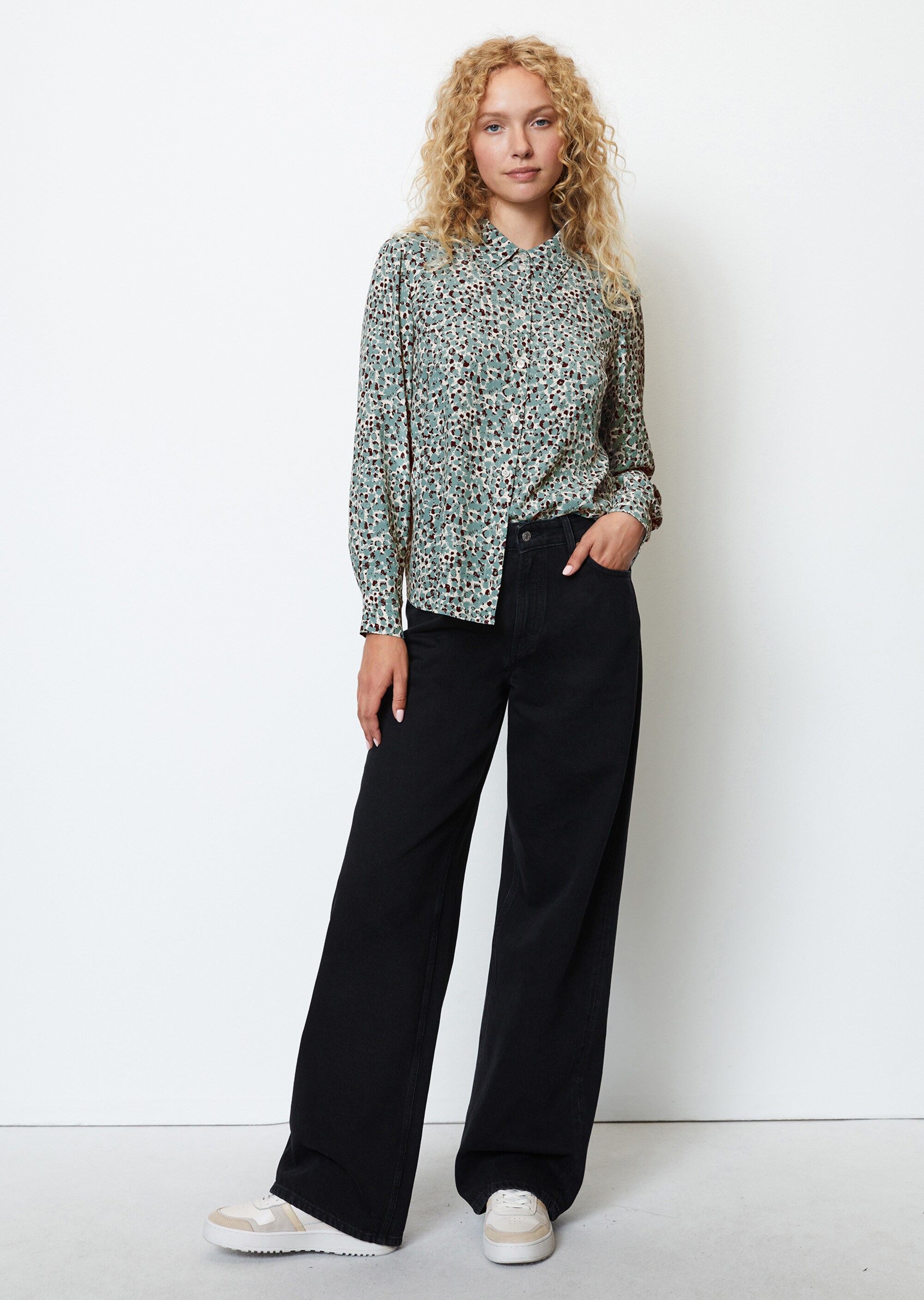 Gemusterte Bluse regular aus Viskose-Crêpe von LENZING™ ECOVERO™