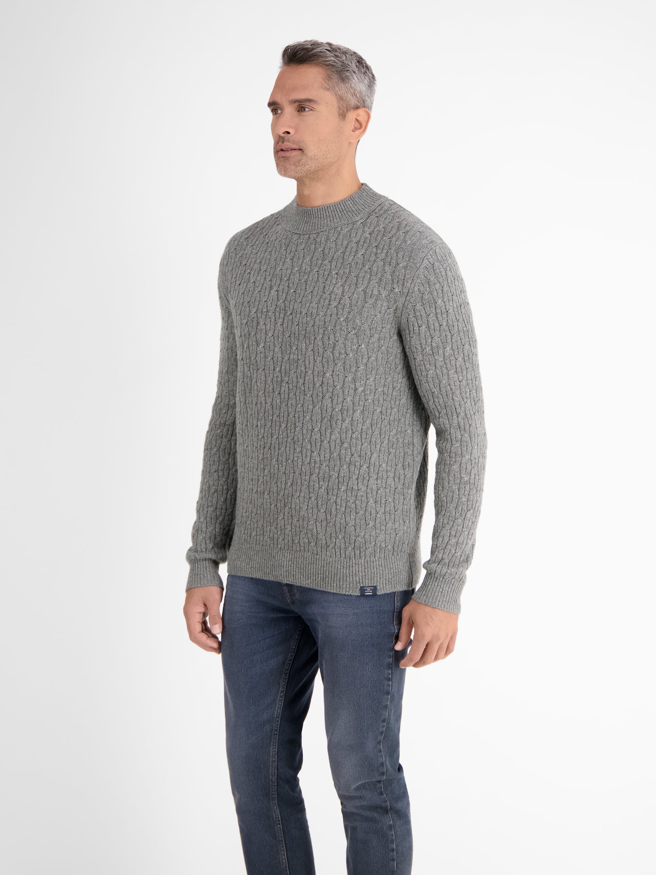 Cable-Strickpullover mit Turtleneck