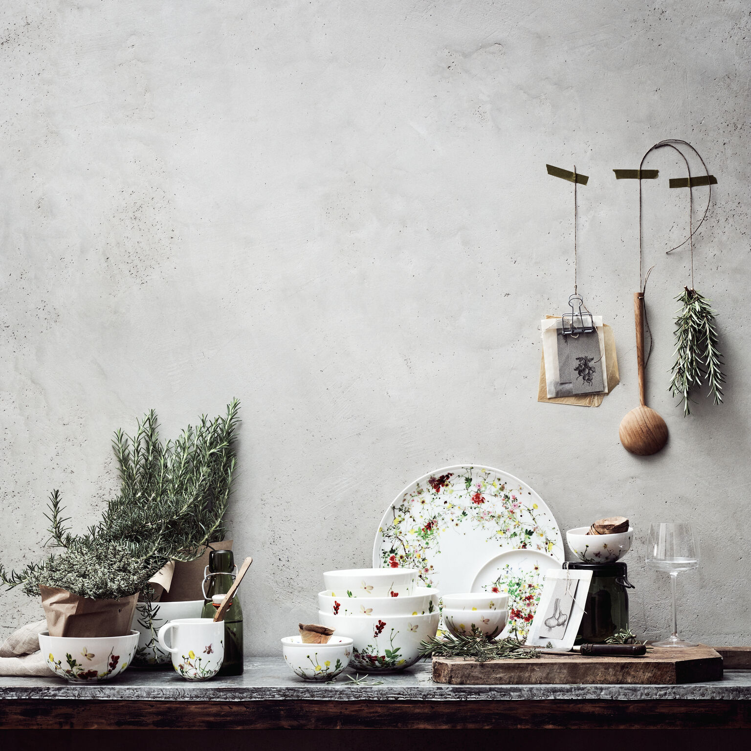 Brillance Bone China Fleurs Sauvages Becher mit Henkel