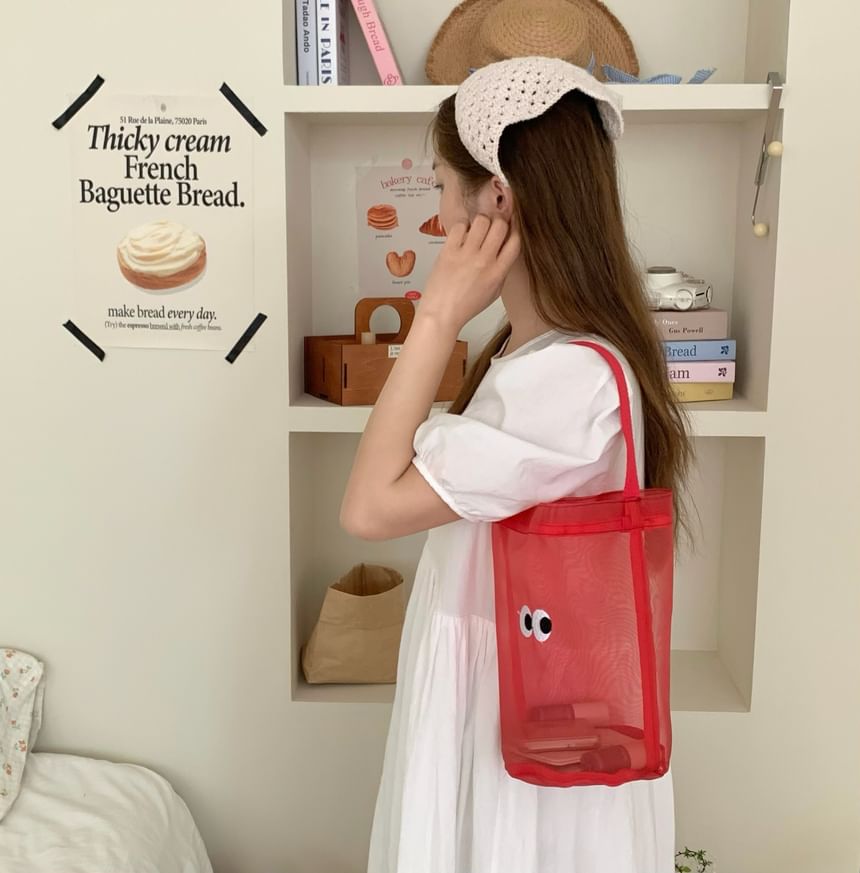 TangTangBags - Mesh Bucket Bag met oogborduursel
