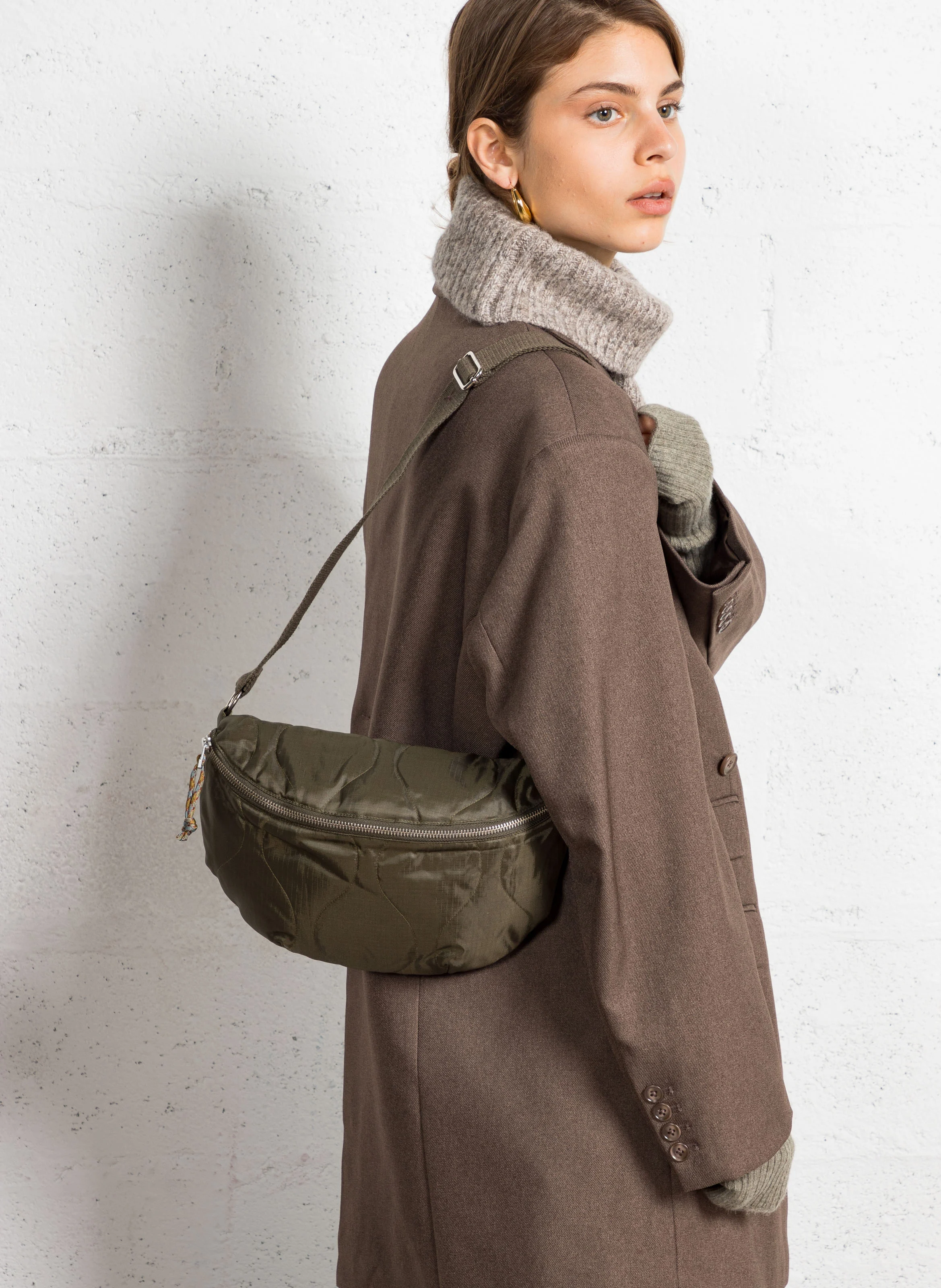 HOSIE - Sac banane zippé matelassé| Marron