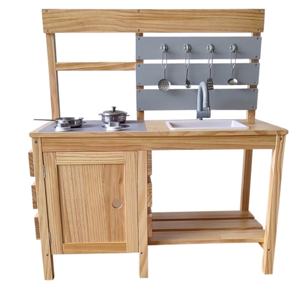 Lehmküche aus Holz mit Zubehör