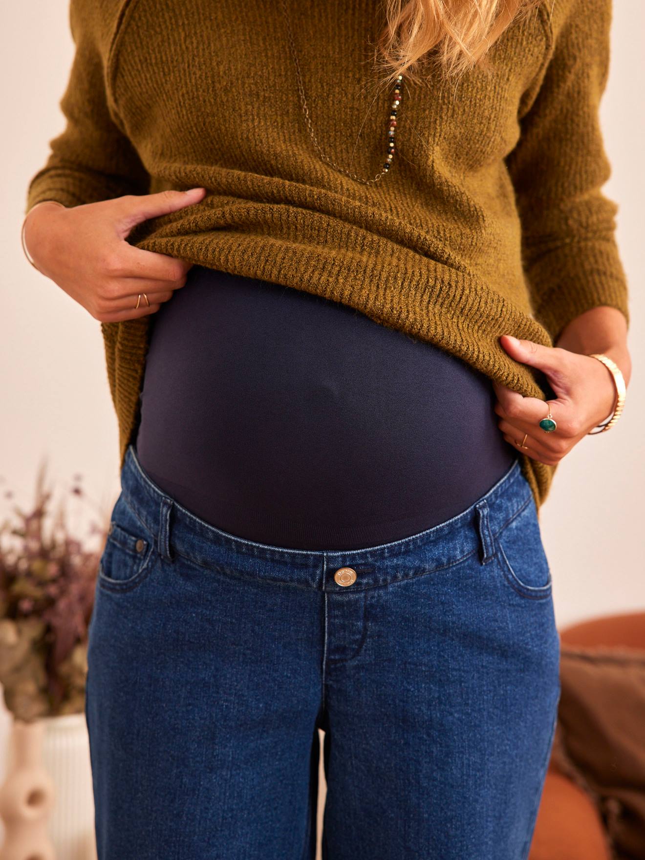 Calça jeans de gestante de perna larga, 78 cm de entrepernas, azul médio liso