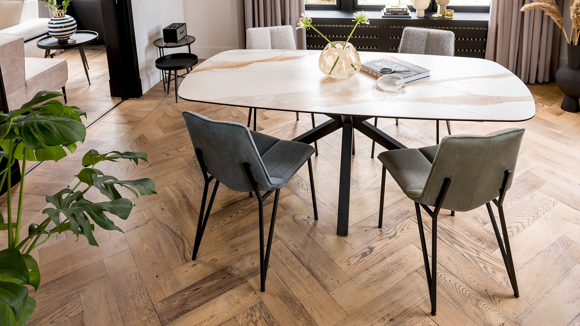 XOOON   Montello Eettafel