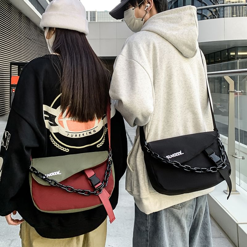 IOU - Messengerbag met gesp en letters / kettingriem / set