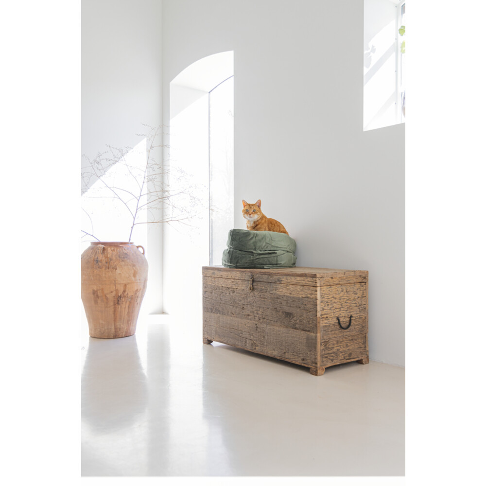 Designed by Lotte Kattenmand Fluweel Fluco Groen45 x 45 x 35 cm