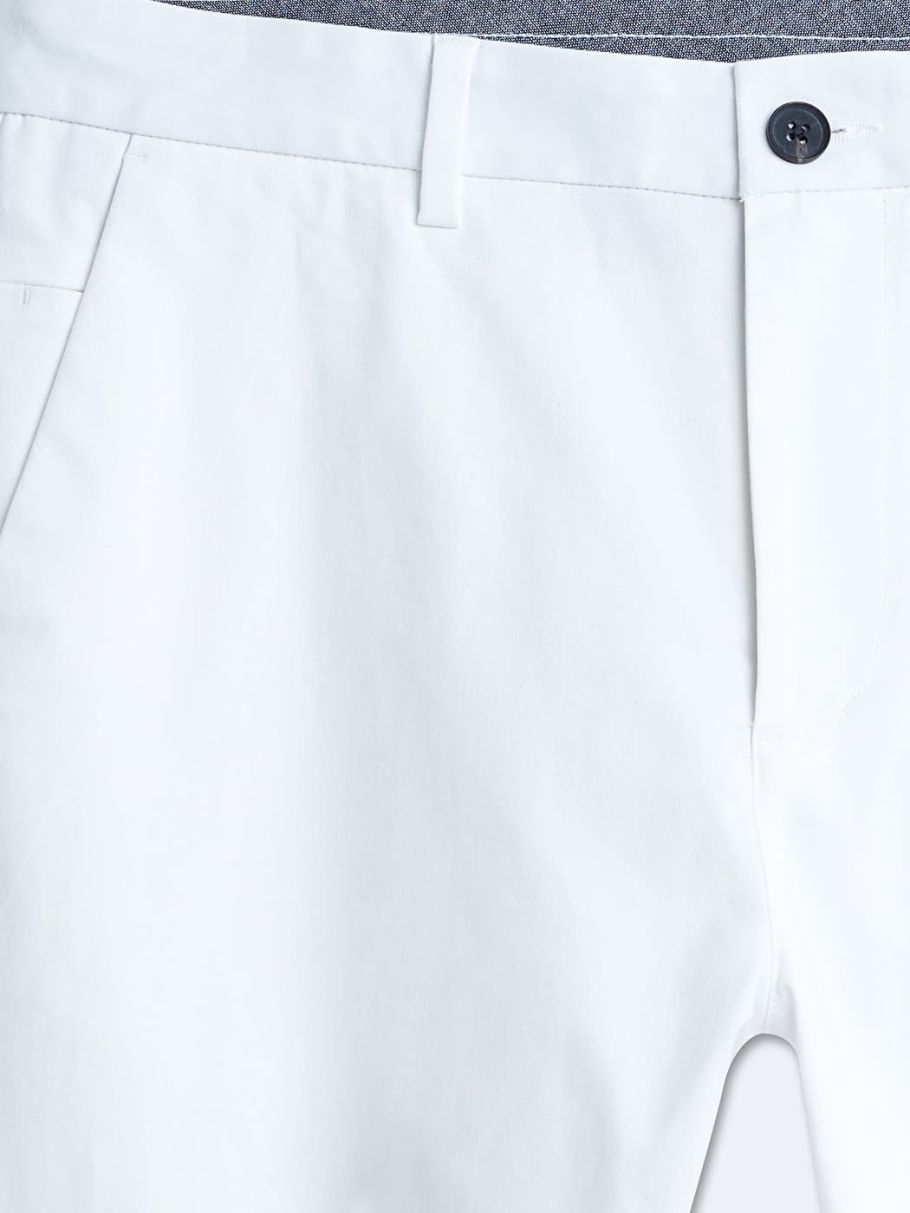 Chino slim en coton élasthane uni