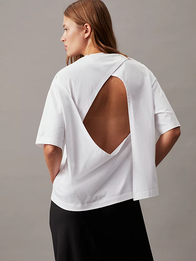 Blusa justa com costas abertas