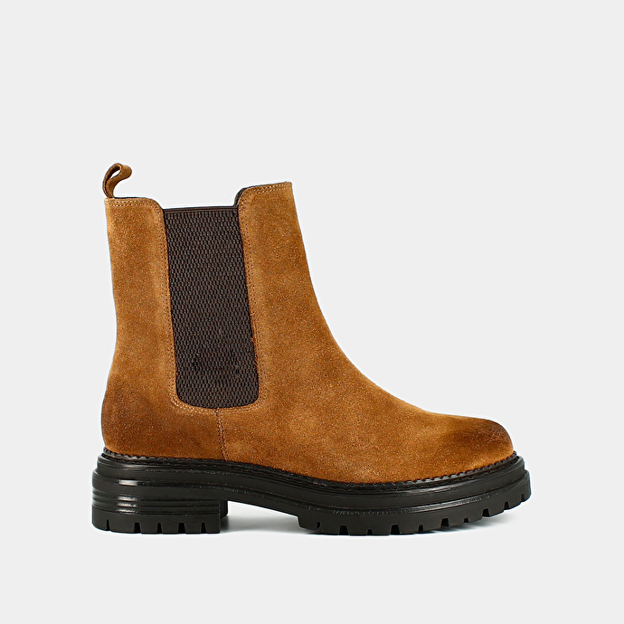 Bottines à semelles crantées et élastiques  en croute cognac