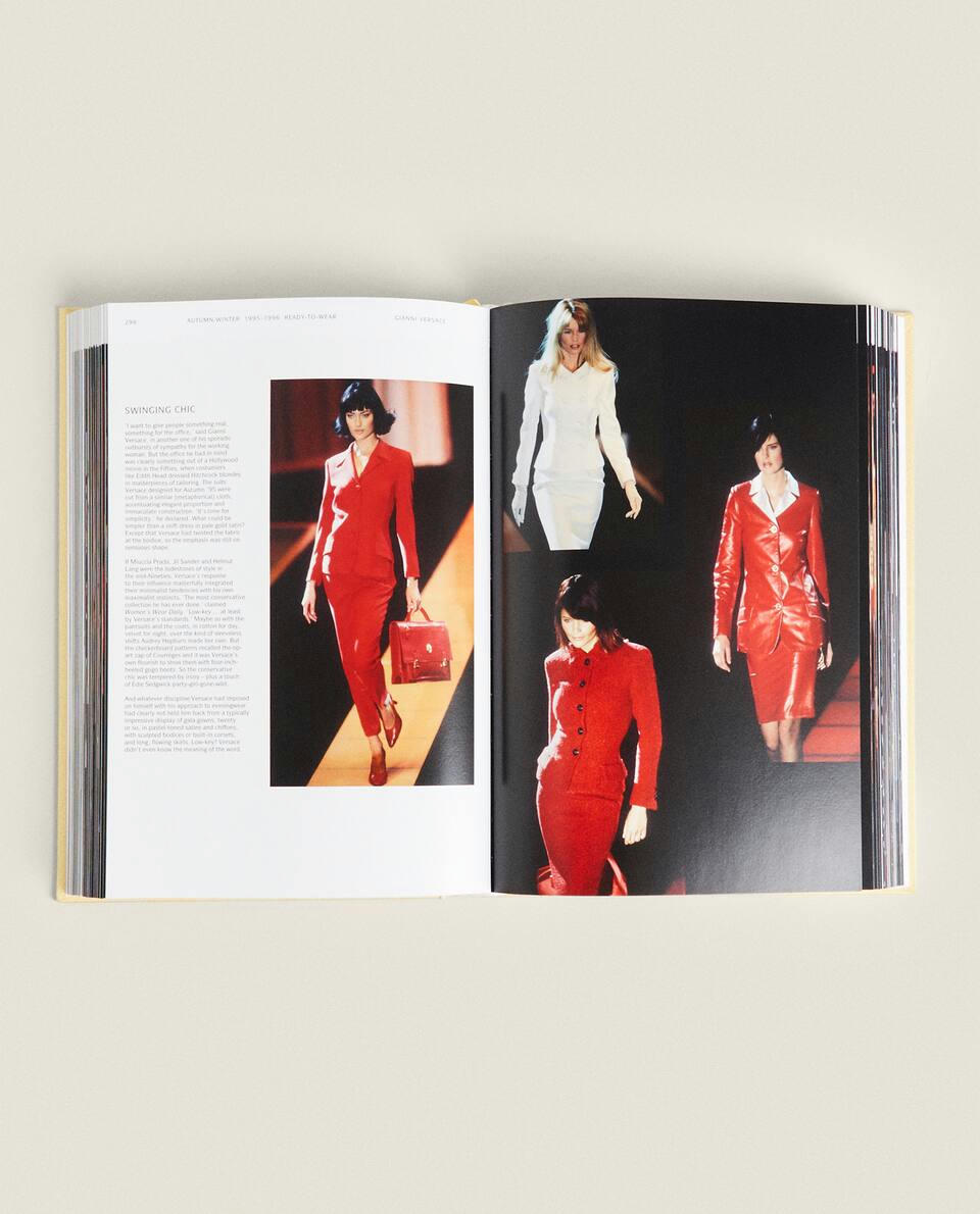 LIVRO DA PASSARELA VERSACE