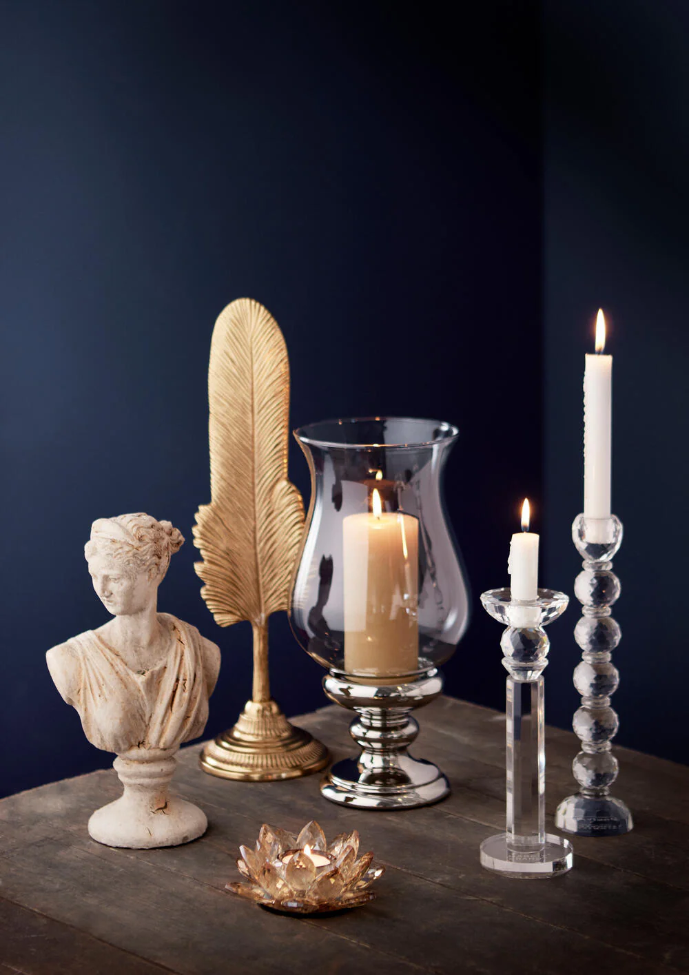Margit Brandt  Kvinde skulptur, cement - creme