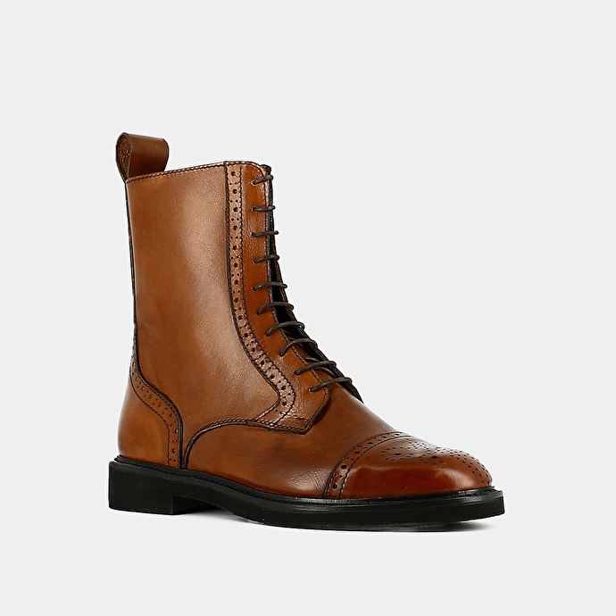 Bottines à bouts ronds et lacets  en cuir cognac
