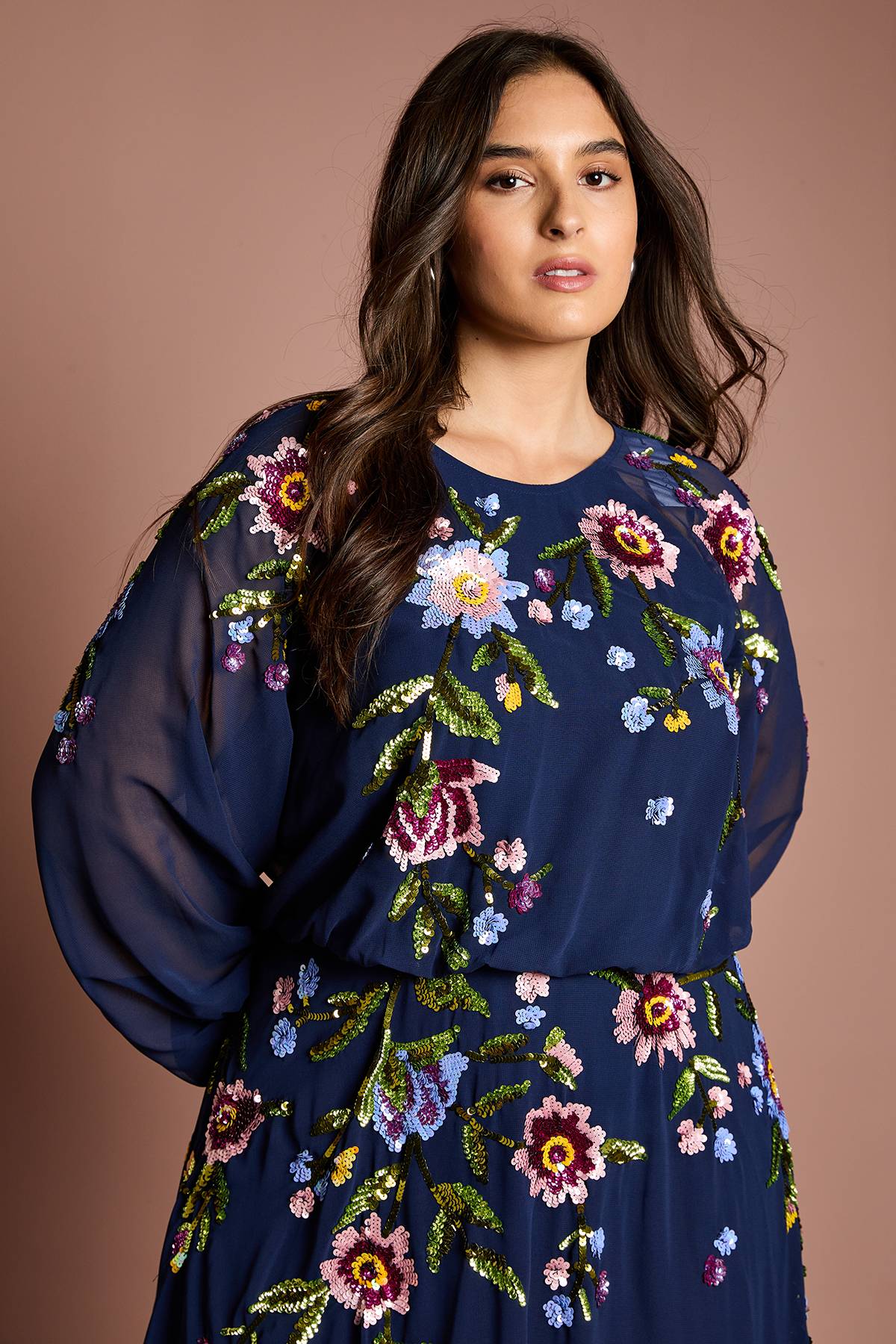 Coast Robe Mi-Longue à Manches Longues avec Ornements Floraux à Paillettes Grande Taille