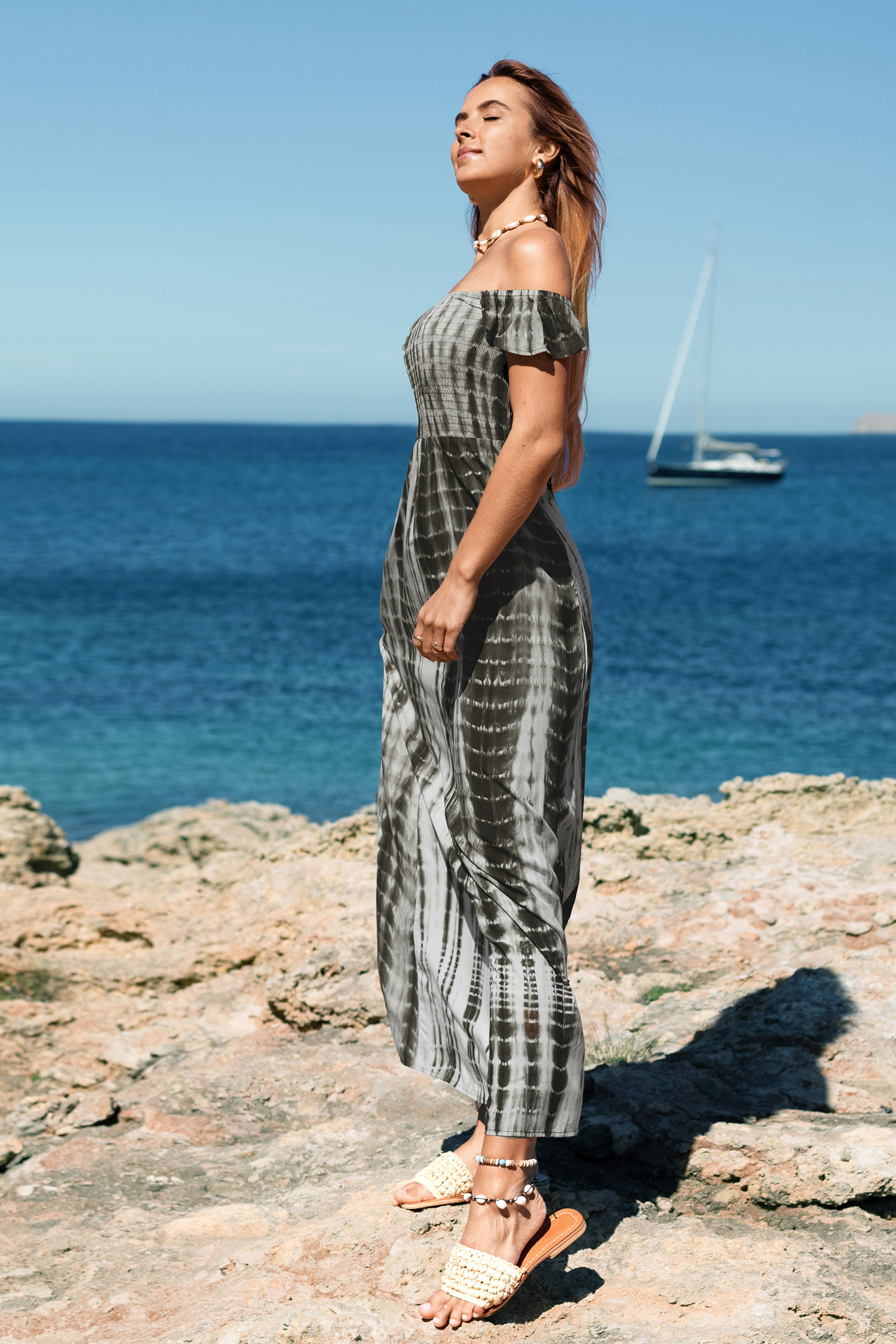 Robe maxi à épaules dénudées tie dye