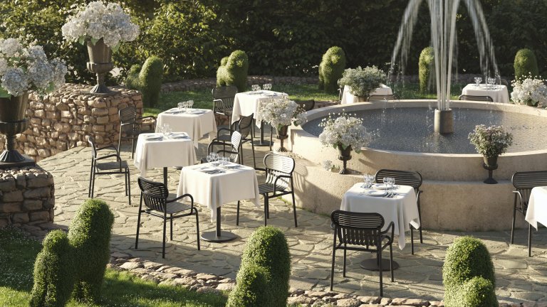 Petite Friture Week-end tuinstoel met armleuningen zwart