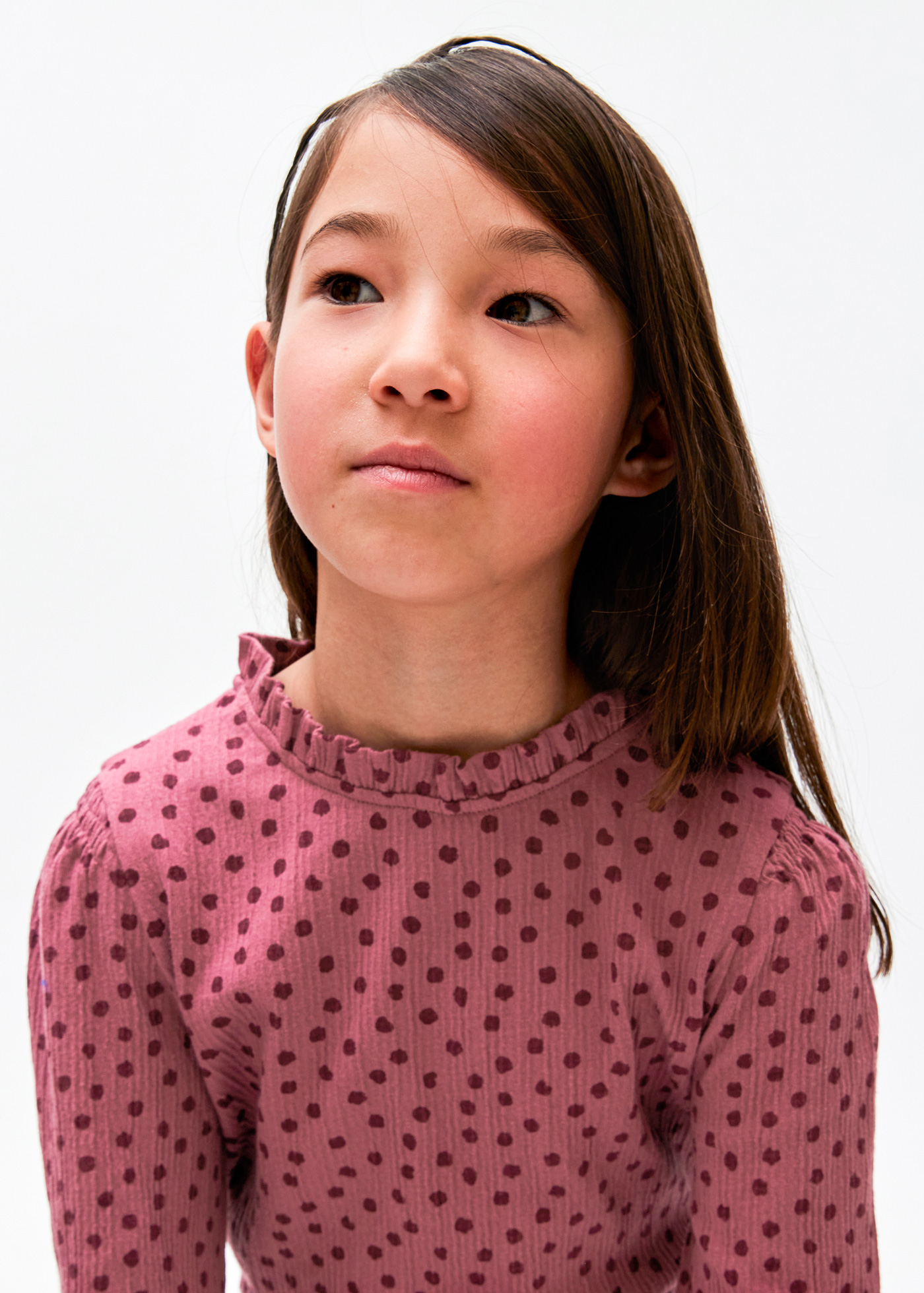 Camiseta de bolinhas, estilo chambray, infantil.