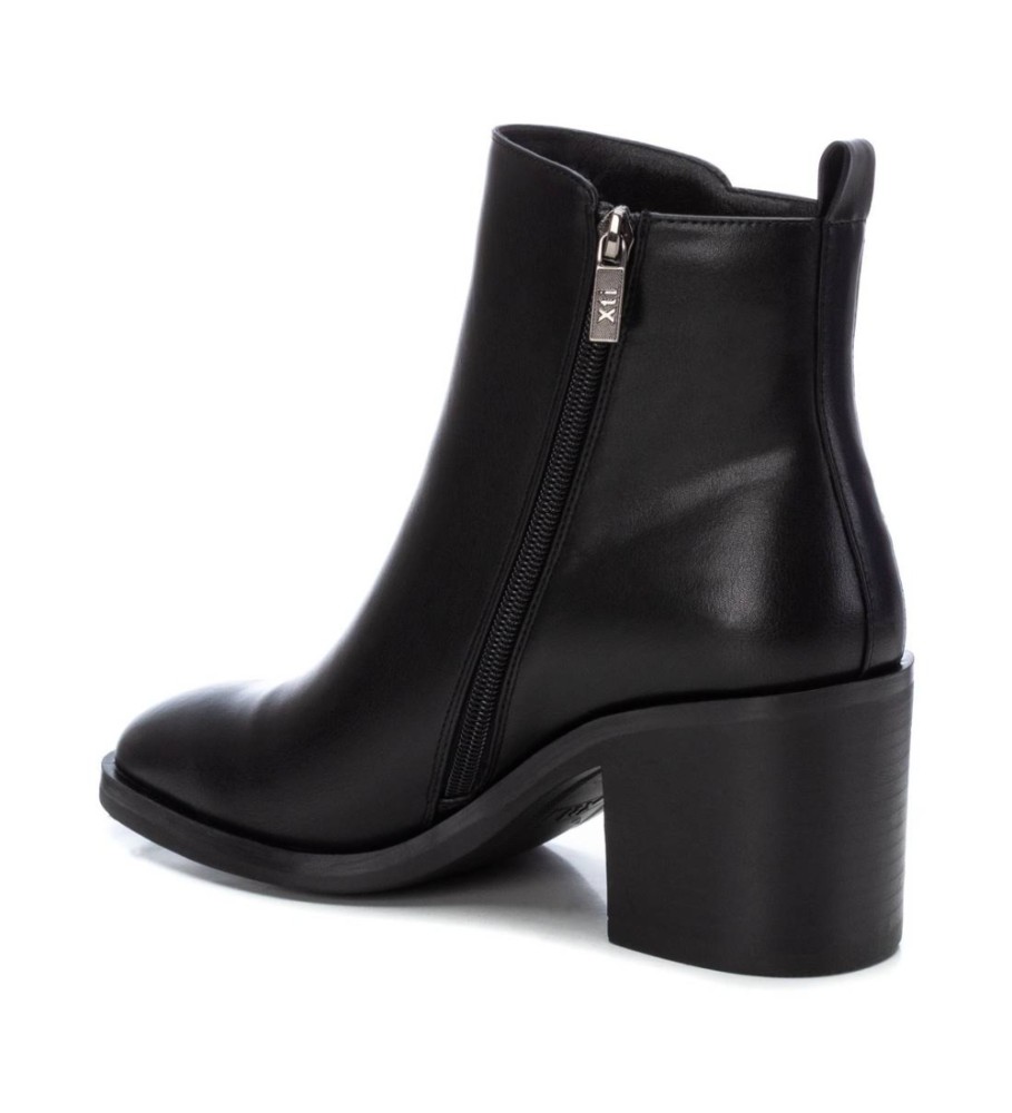 Botas de cano curto Xti 142097 pretas - Altura do salto: 7 cm -