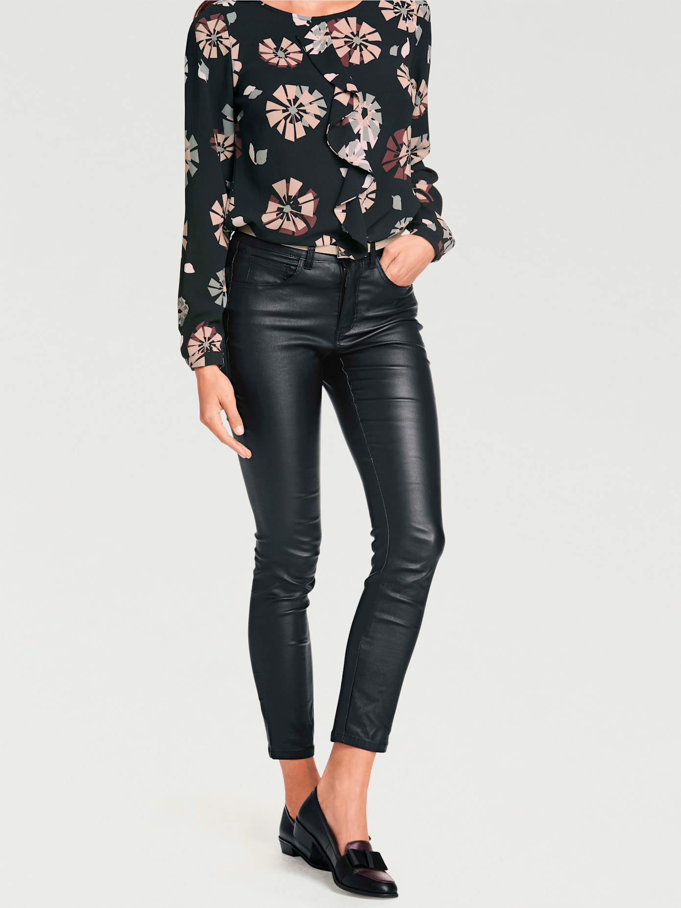 Pantalon effet ventre plat coupe skinny tendance