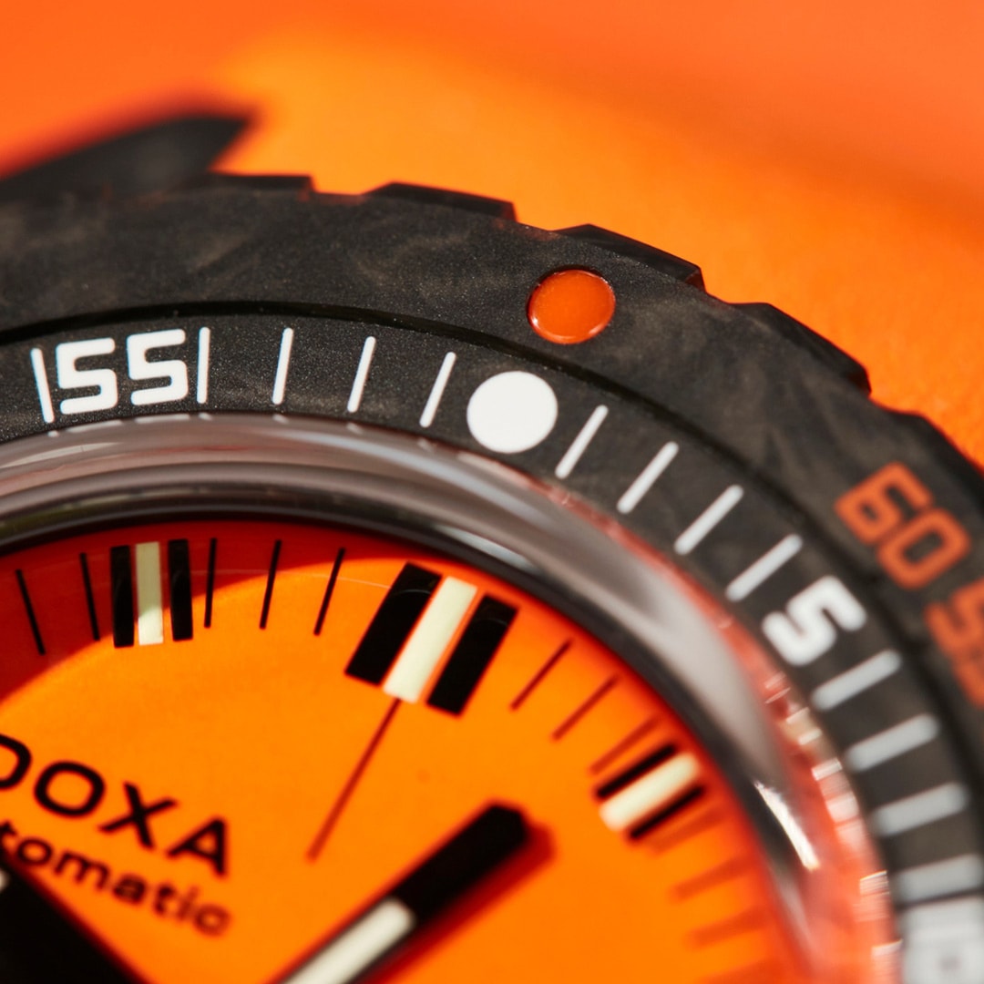 Doxa SUB 300 Carbon Professional