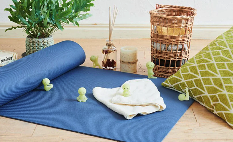 (6er Set) Miniatur Leuchtfiguren Glow in the Dark Überraschung Sammelfigur Fluoreszierende Aufsteller - Yoga