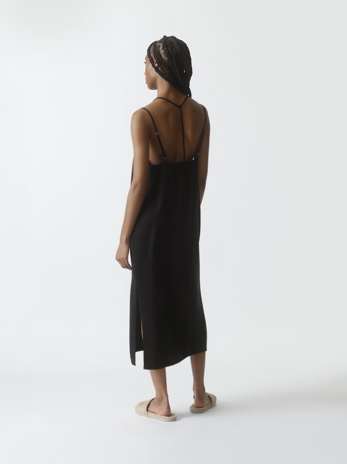 Vestido midi fluido com alças finas - Preto