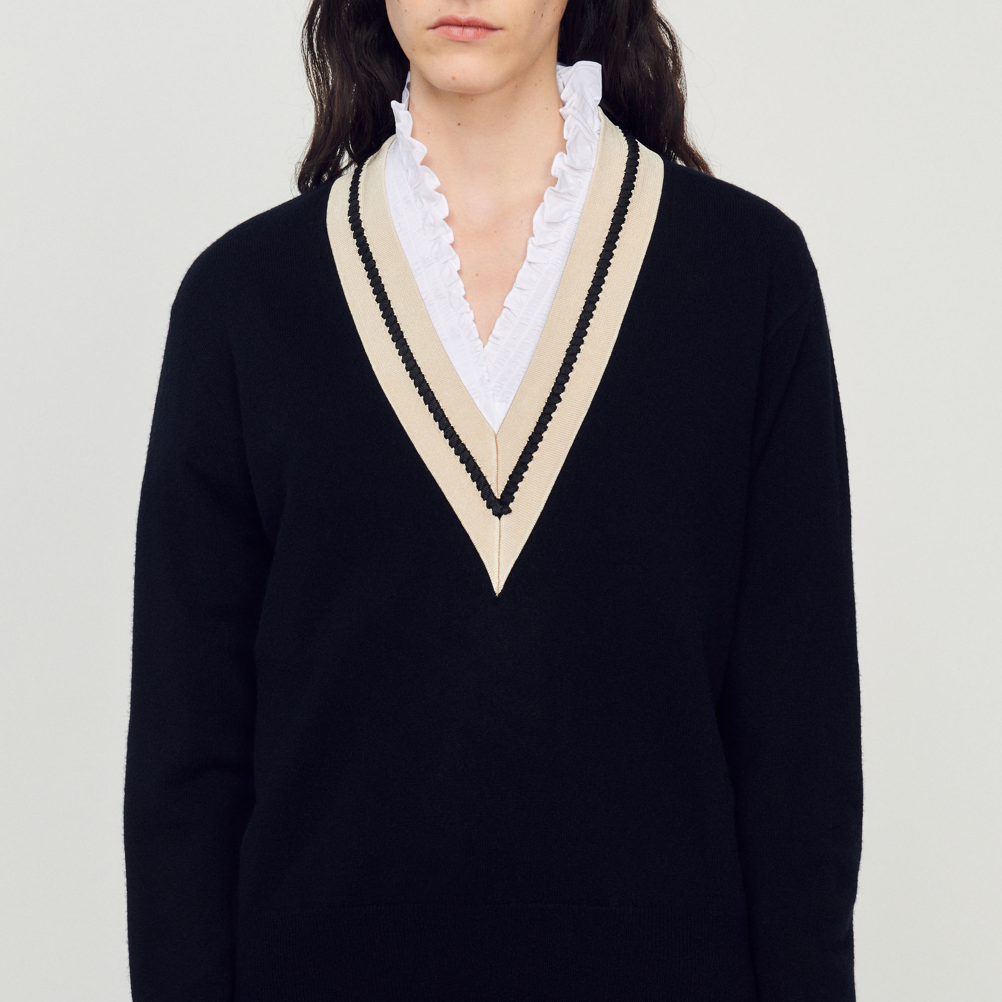 Pull au col V contraste
