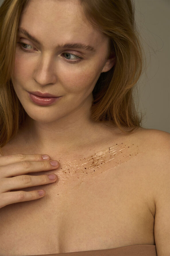 Apeer Renewing Body Scrub