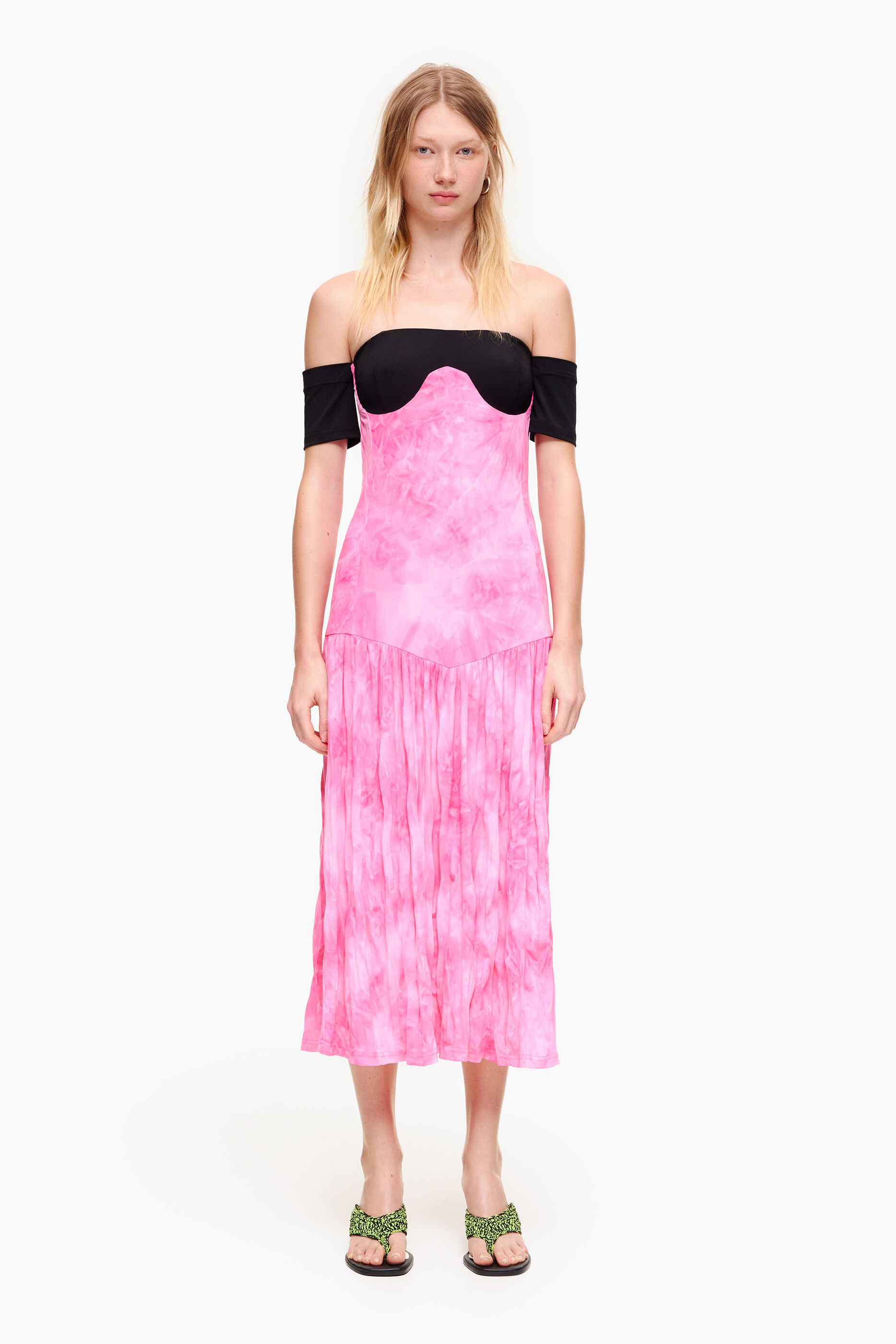 Vestido midi rosa fluido