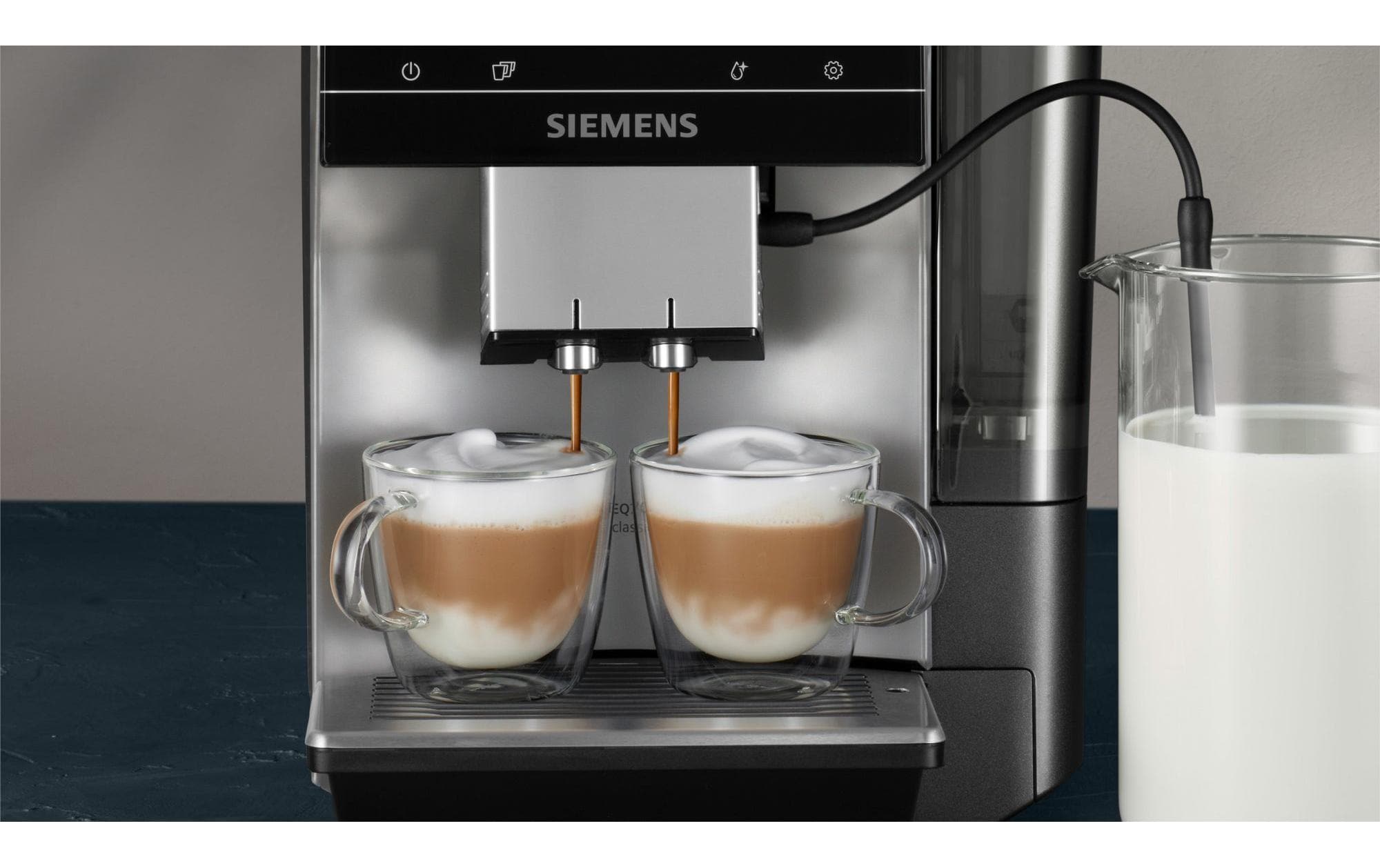 Kaffeevollautomat EQ700 Classic TP715D01 Braun<br>Vollautomat für die Zubereitung verschiedener Spezialitäten
