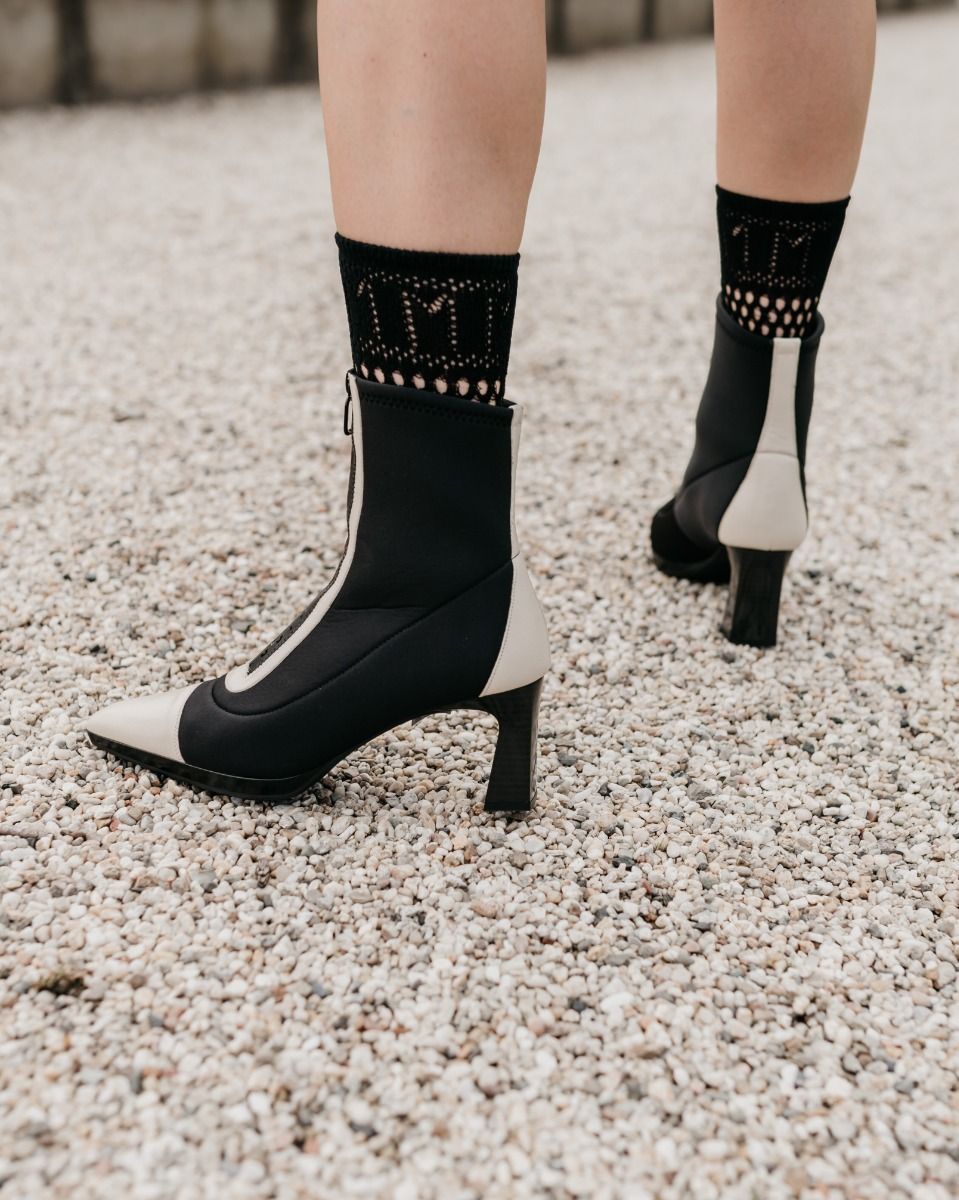 Hispanitas HI243714 Zwart/Off-White Dames Enkelboots
