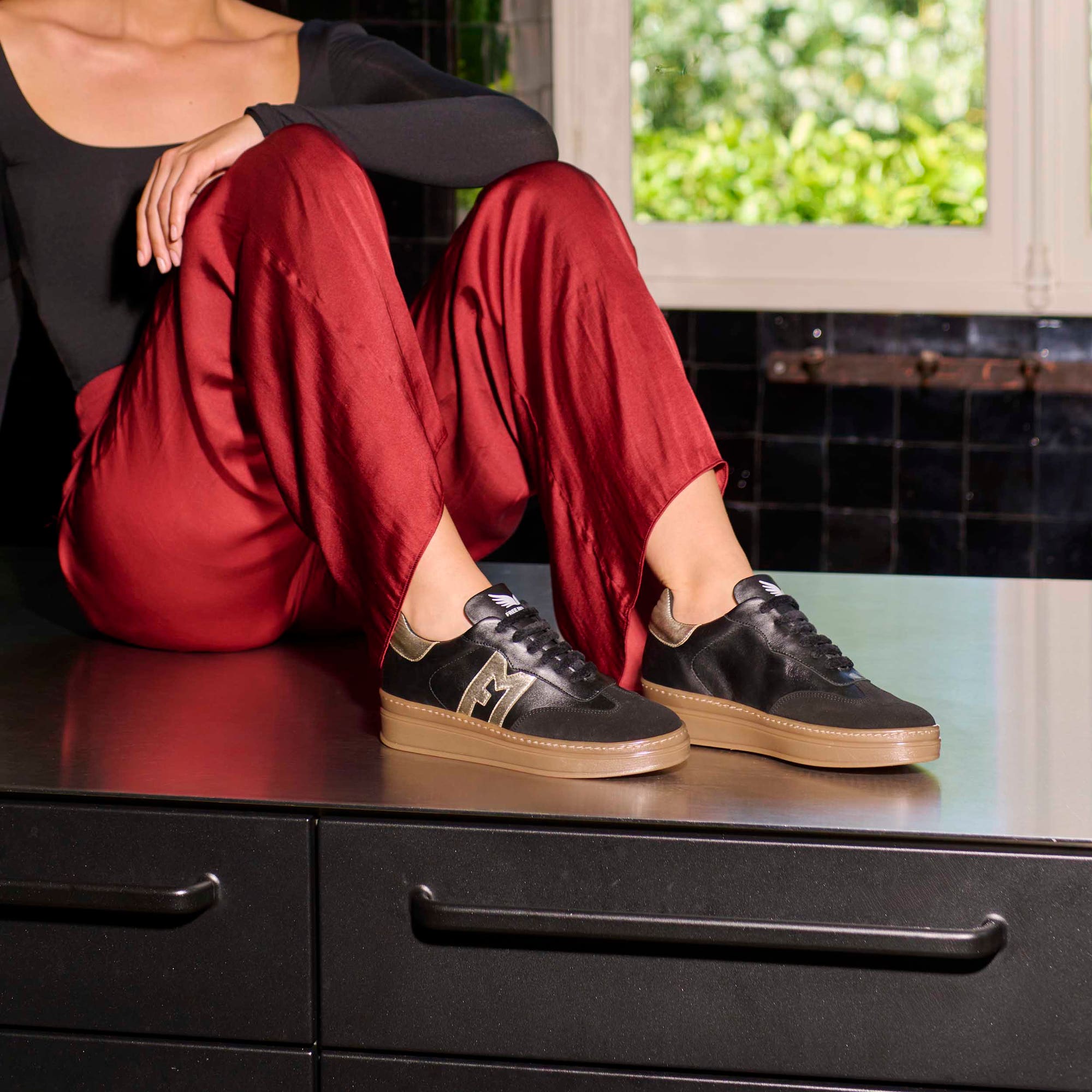 Baskets basses Femme en cuir noir