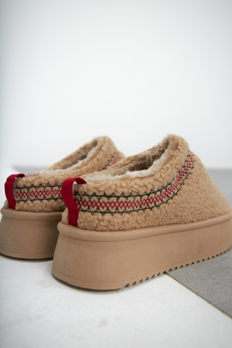 Bottines chaussons en peau de mouton compensés beige foncé