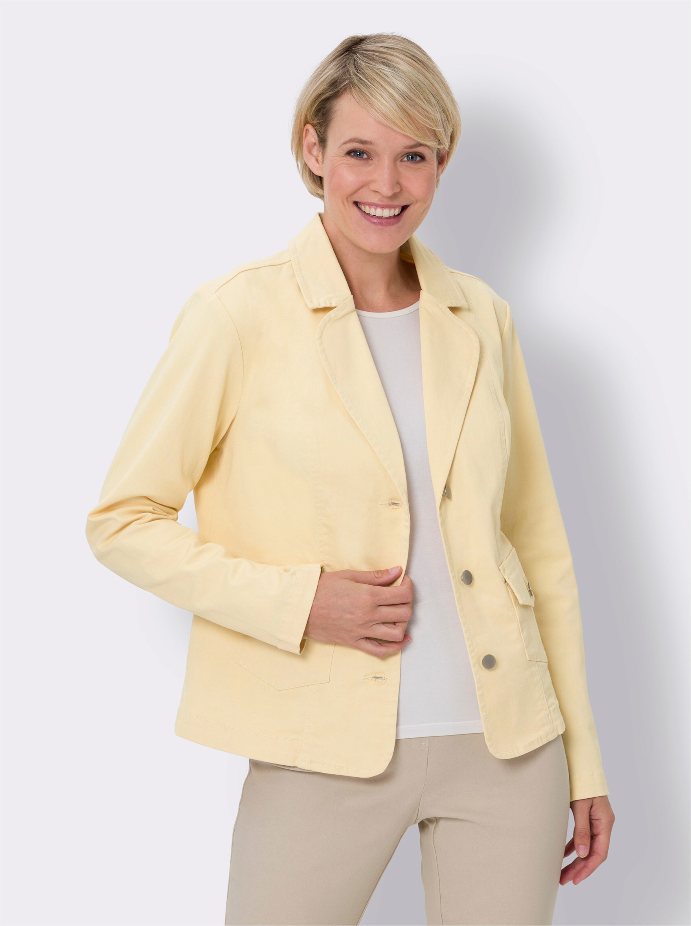 Jeansblazer in leicht taillierter Form