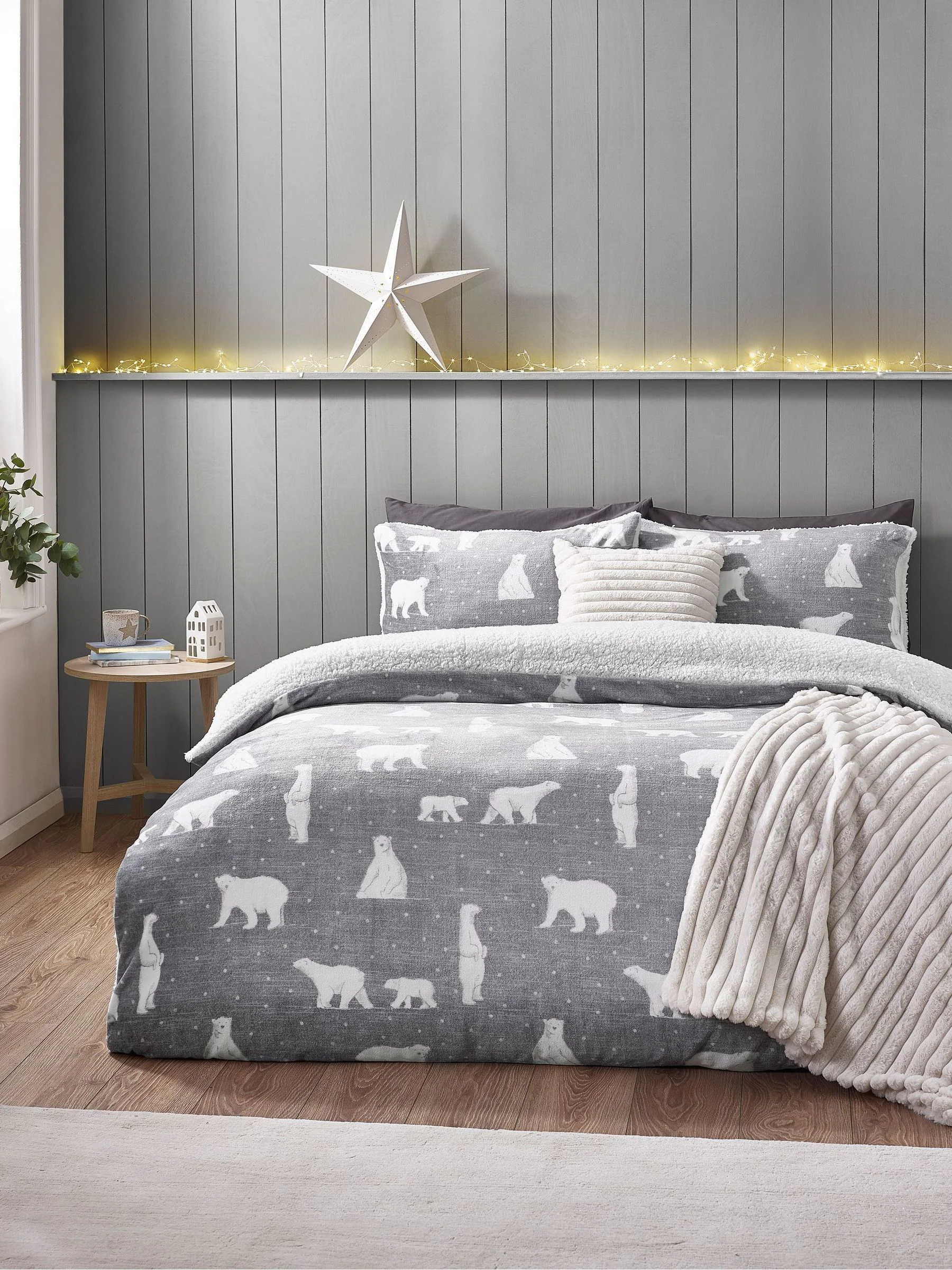 Catherine Lansfield Christmas Cosy Polar Bear Soft Sherpa Duvet Cover Set