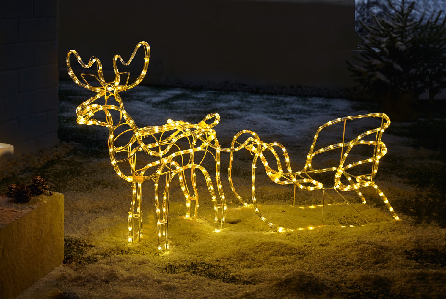 FRANK FLECHTWAREN | LED decoratief rendier met slee, METAAL, KUNSTSTOF, slee ca. 58 x 27 x 42 cm, rendier 64 x 36 x 70 cm, totale lengte 177 cm, netsnoer 5 meter