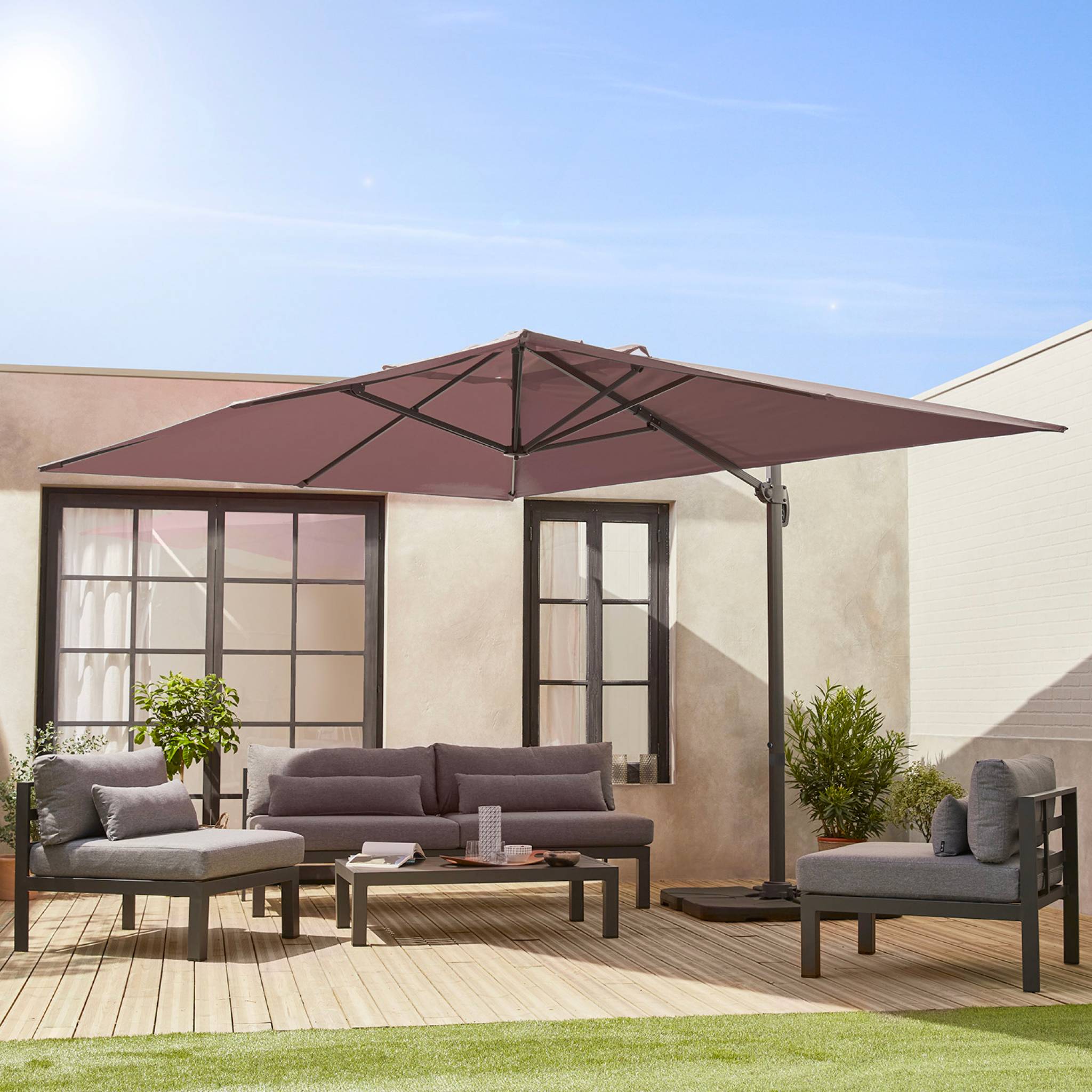 sweeek - Rechthoekige parasol 3x4m + verzwaarde tegels 50x50cm