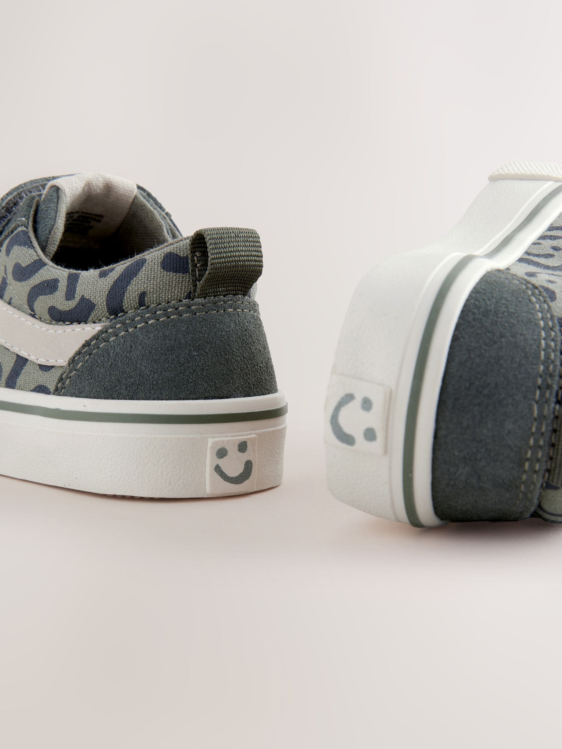 Kakigroen - Klittenbandsluiting Skate Trainers