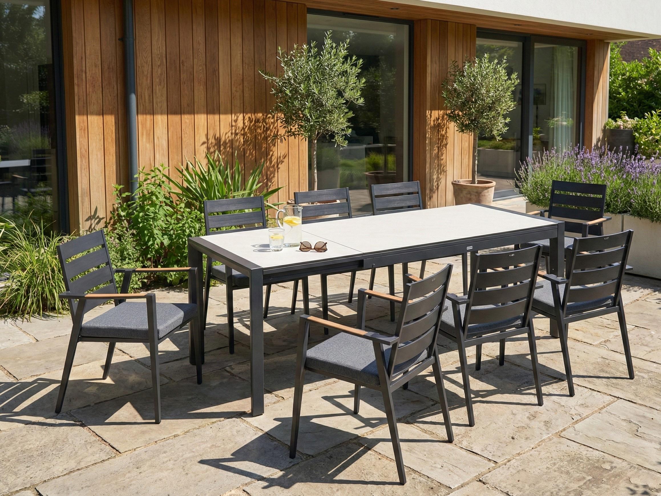 Uitschuifbare tuintafel BINASCO 160/220 cm 90 cm Beige