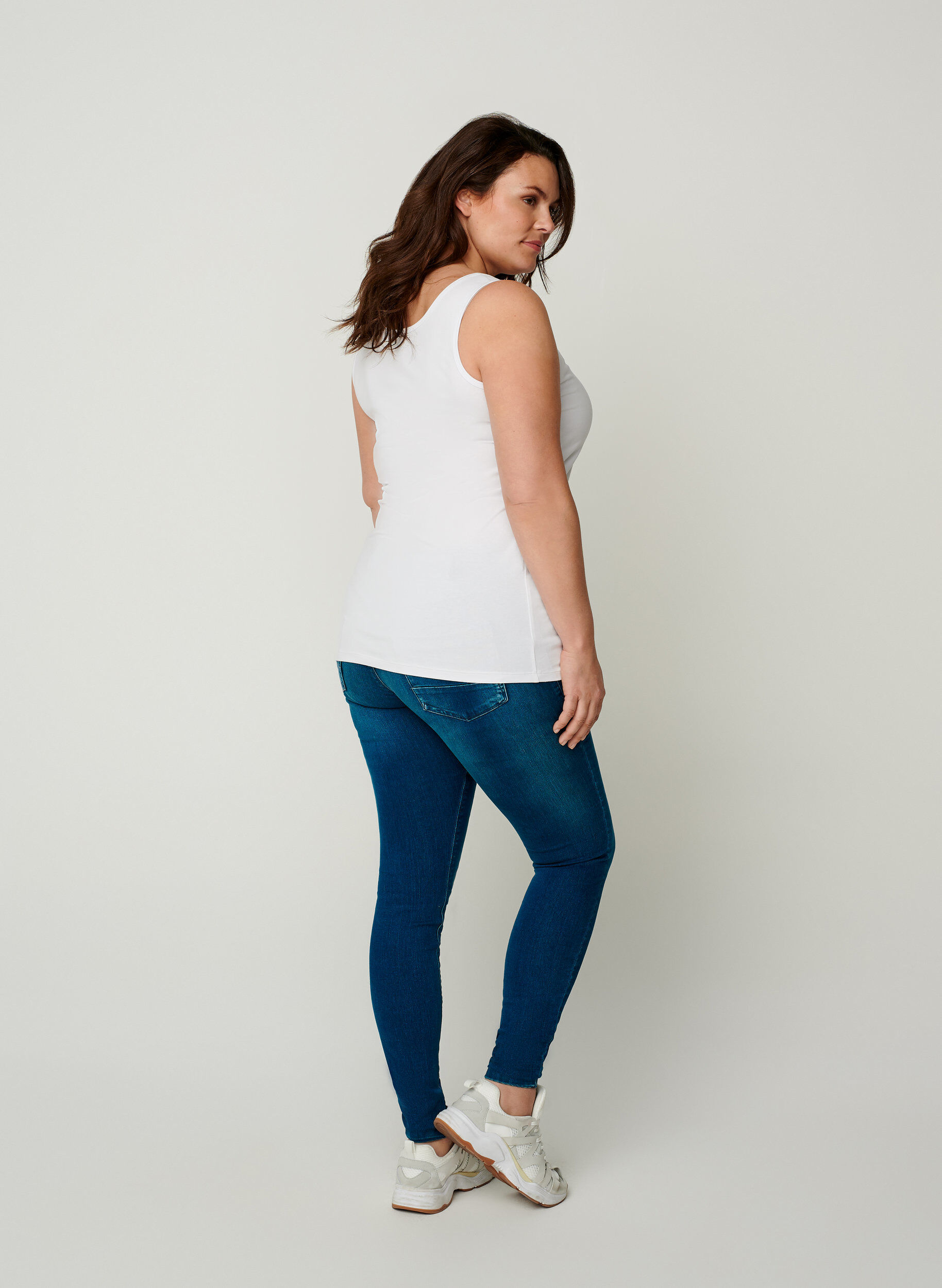 Ensfarvet basis top