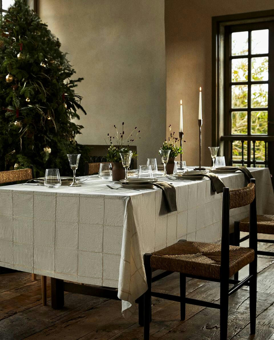 TOALHA DE MESA DE LINHO COM CORRENTE DE NATAL