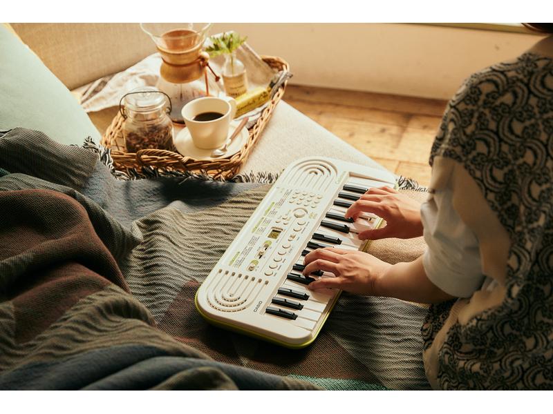 Casio Keyboard SA-50 Keyboard mit 32 Mini-Tasten und 100 Klangfarben