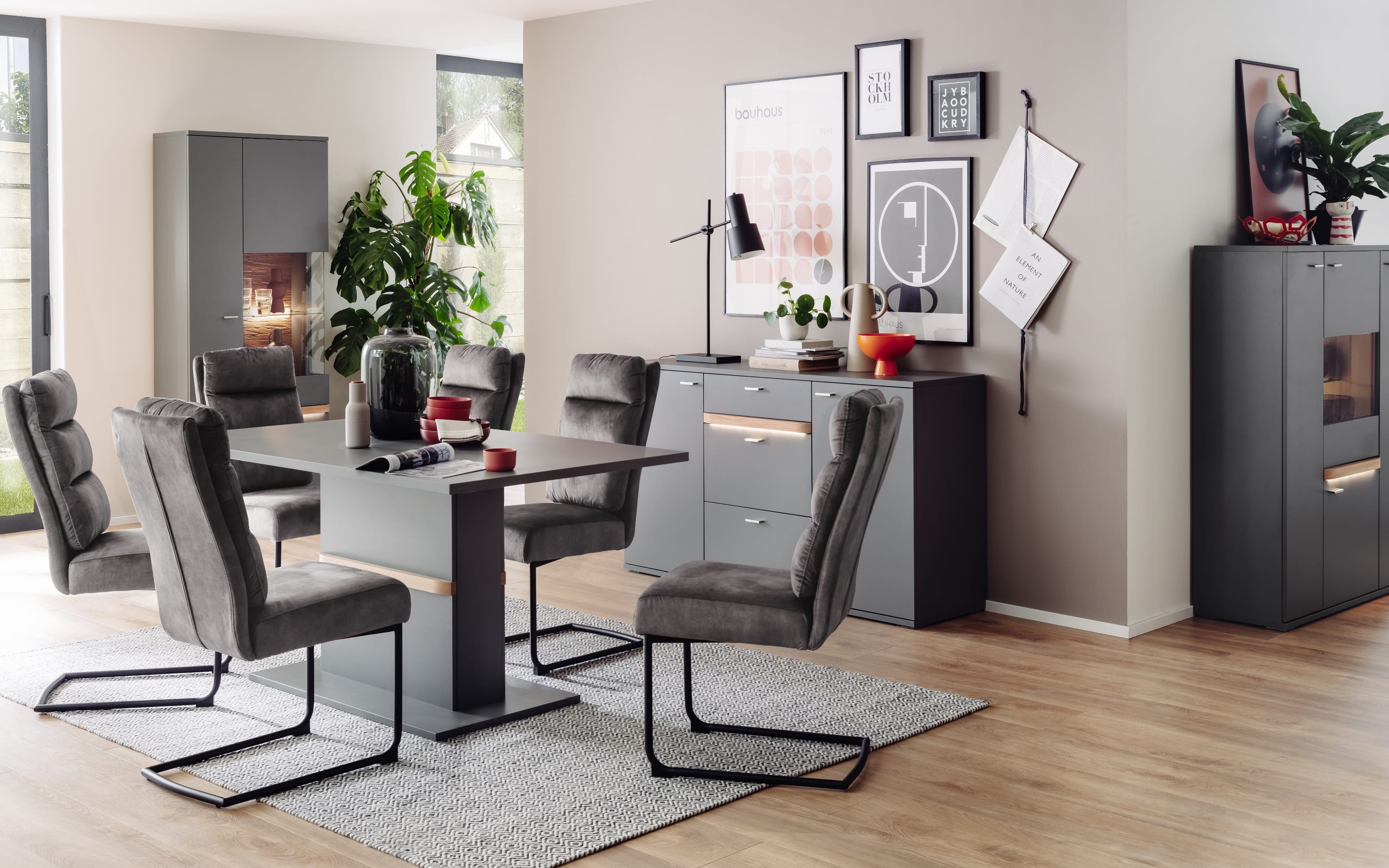 Kombivitrine Marsalla, Royal grey, Balkeneiche massiv geölt, inkl. Front LED-Beleuchtung