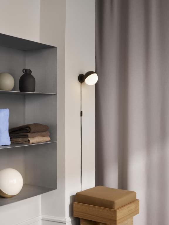 Louis Poulsen VL Studio wandlamp met stekker messing