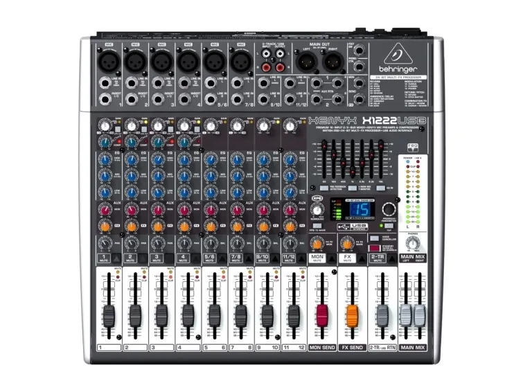 Behringer X1222USB lydmixer med 4 kanaler