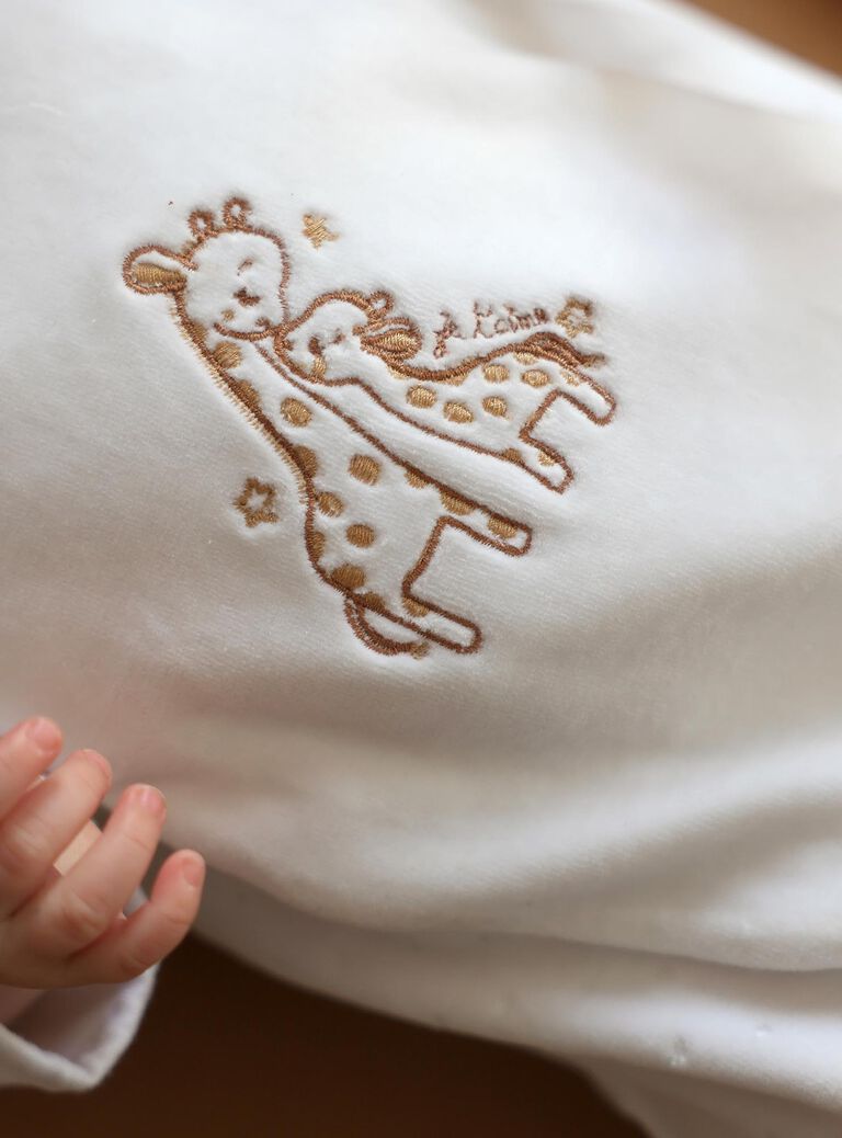 Pyjama et bonnet en velours écru