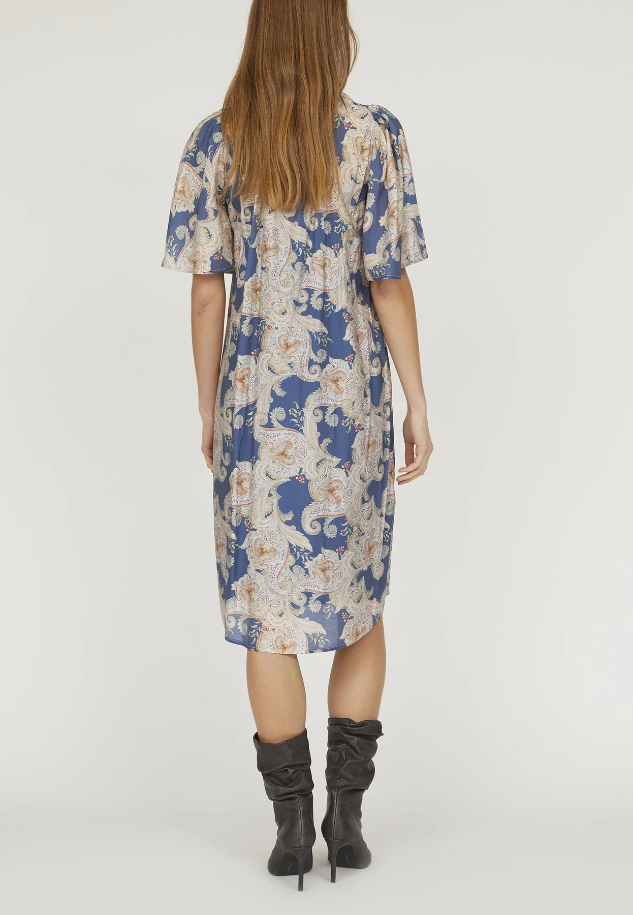Love & Divine Love1140 01 blue paisley