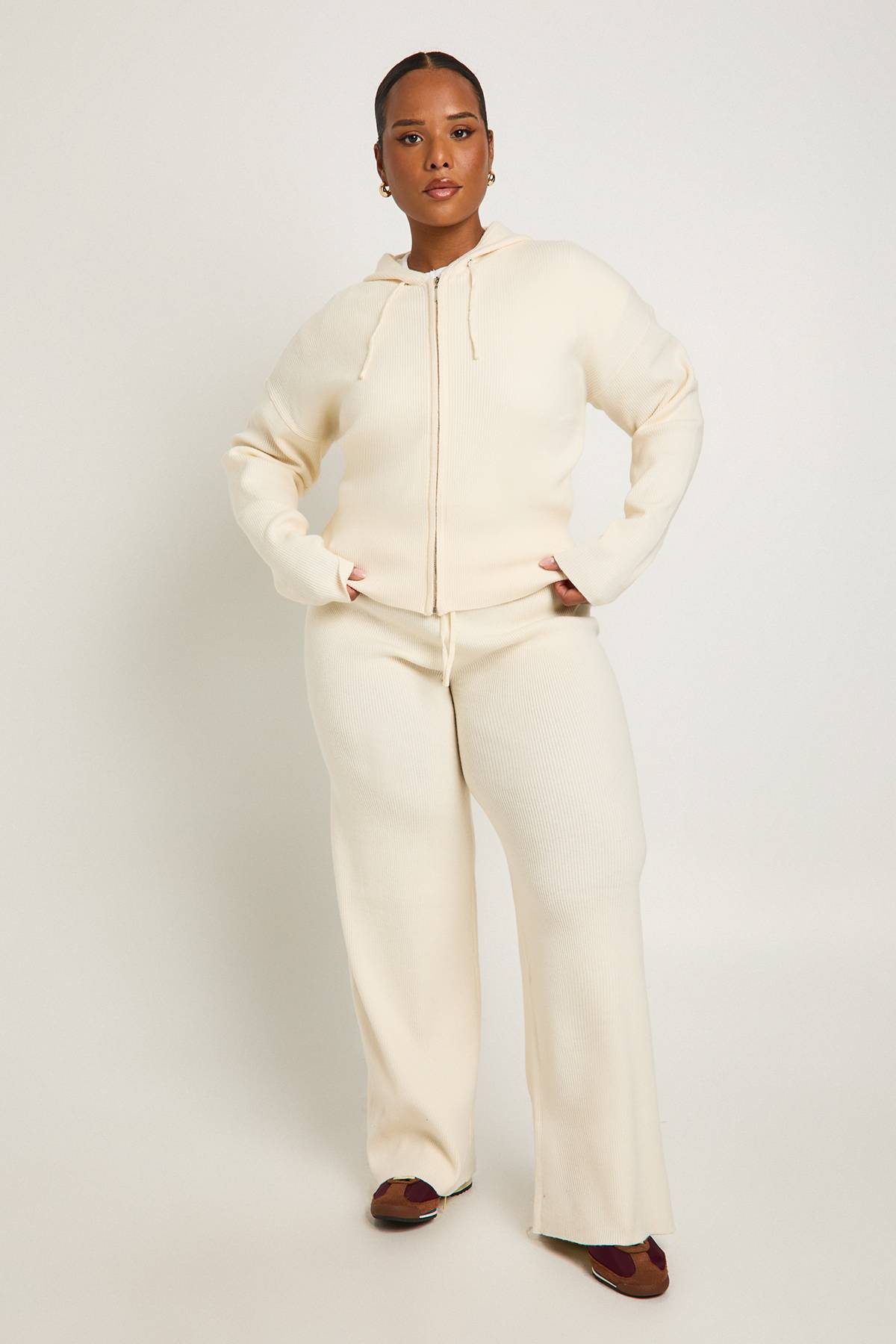 boohoo Ensemble Coordonné Grande Taille Sweat à Casynthétiqueche Zippé et Pantalon en Maille Côtelée Super Douce