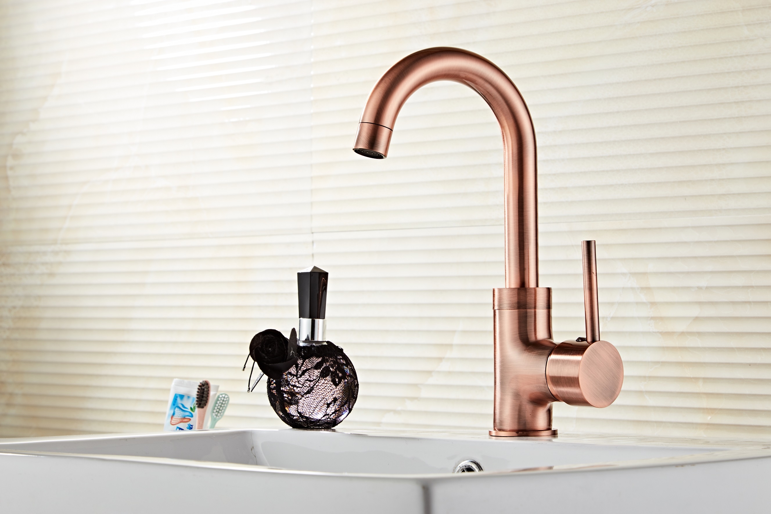 Saniclear Copper Matrix wastafelkraan met hoge uitloop geborsteld koper